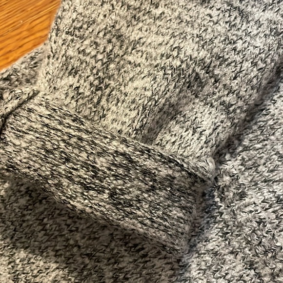 Oat and Fort cozy Cardigan - Picture 3 of 3